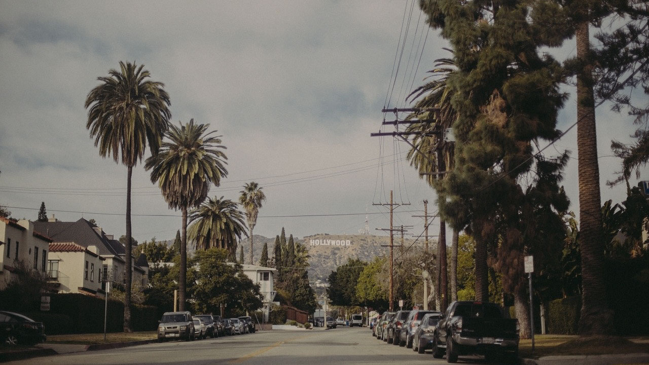 Street-view of the Hollywood sign.